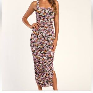 Lulus floral dress size medium.
